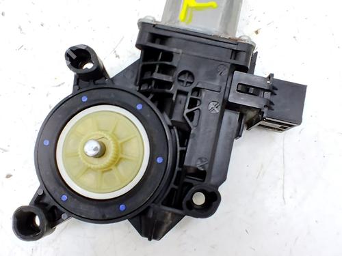 Used Right rear window motor Right rear window motor VW AMAROK (2HA, 2HB, S1B, S6B, S7A, S7B, AGD) 2.0 BiTDI (163 hp) 33771563 33771563