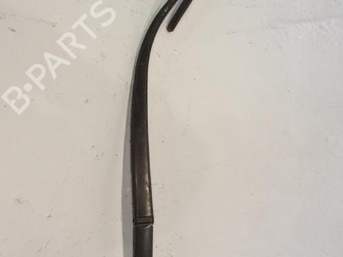 Used Front windshield wiper arm Front windshield wiper arm 37245578 37245578