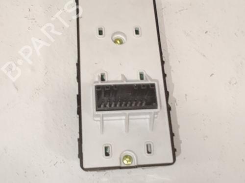 Left front window switch KIA STONIC (YB) 1.0 T-GDi | BP38417996I27 - Image 3