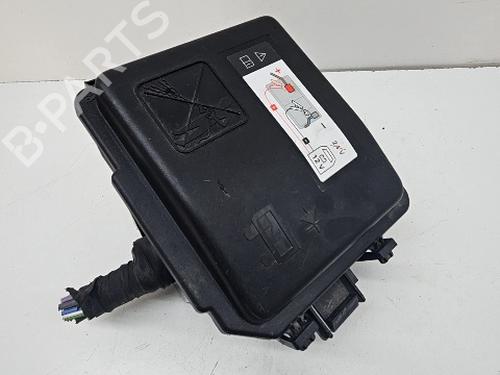 Used Fuse box OPEL CORSA F (P2JO) CORSA-e (68) (136 hp) 30622897
