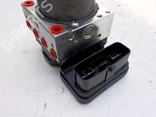 Used ABS pump ABS pump TOYOTA COROLLA Estate (_E21_) 1.8 Hybrid (ZWE211W) (122 hp) 33772044 33772044