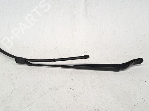 Used Front windshield wiper arm PEUGEOT 208 II (UB_, UP_, UW_, UJ_) 1.2 MHEV (101 hp) 26951122