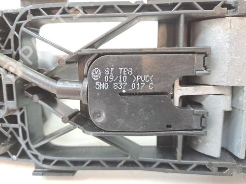 Front right exterior door handle VW GOLF VI (5K1) 2.0 TDI | BP23362063C129 