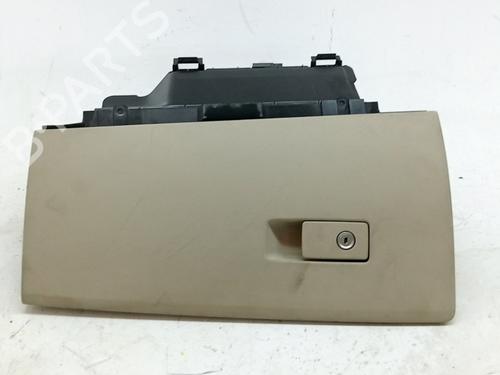 Handskerum VOLVO XC70 II (136) D5 AWD (185 hp) 31035492