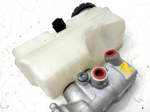 brake-master-cylinder-dacia-sandero-ii-2012-36321476 main image