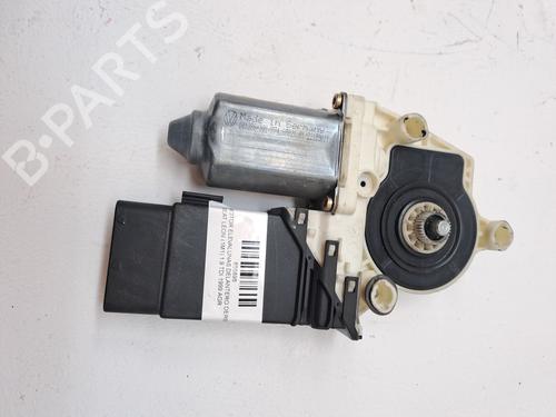 Rudehejsemotor forskærm højre SEAT LEON (1M1) 1.9 TDI (110 hp) 25783469
