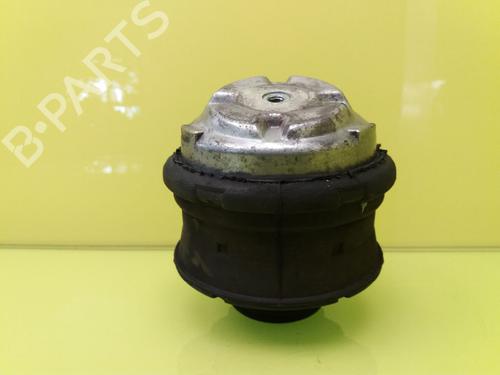 Used Engine mount MERCEDES-BENZ C-CLASS (W202) C 220 CDI (202.133) (125 hp) 23418922