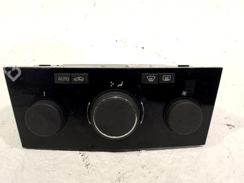climate-control-opel-astra-h-saloon-a04-2007-2008-2009-2010-2011-2012-2013-2014-32108117 main image