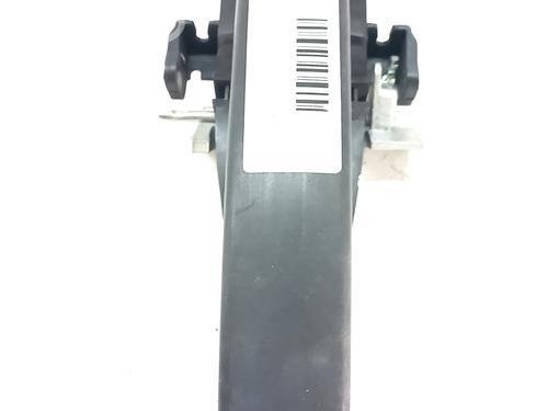 Used Front right exterior door handle Front right exterior door handle LAND ROVER DISCOVERY III (L319) 2.7 TD 4x4 (190 hp) 34331311 34331311