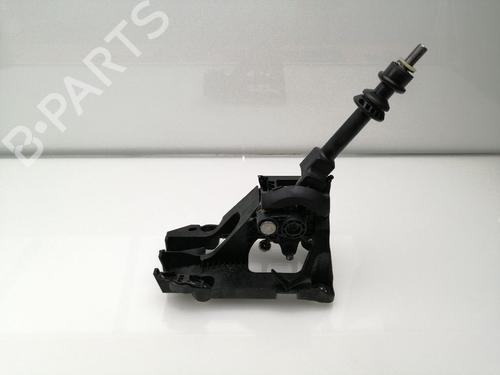 Used Gear lever TOYOTA AURIS (_E18_) 1.6 (ZRE181_, ZRE185_, ZRE185R, ZRE181R) (132 hp) 23385962
