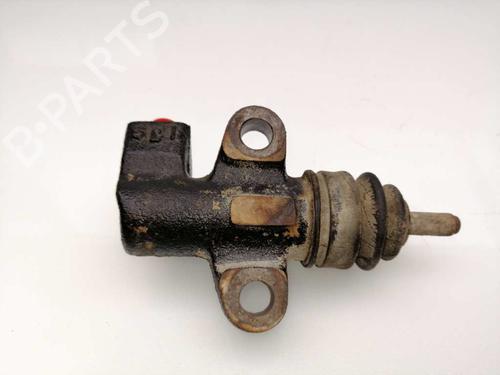 Used Clutch slave cylinder NISSAN NAVARA (D22) 2.5 D 4x4 (133 hp) 23449392