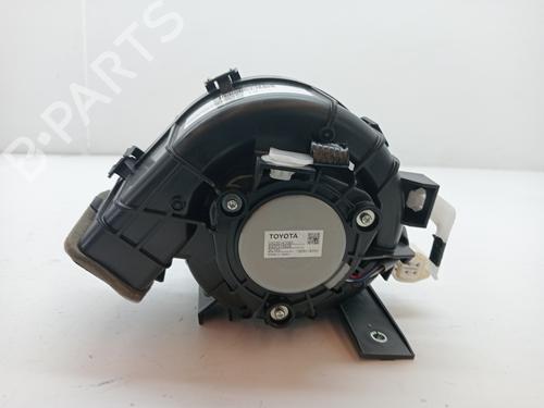 Used Heater blower motor TOYOTA COROLLA Saloon (_E21_) 1.8 VVTi Hybrid (ZWE211) (122 hp) 23345004