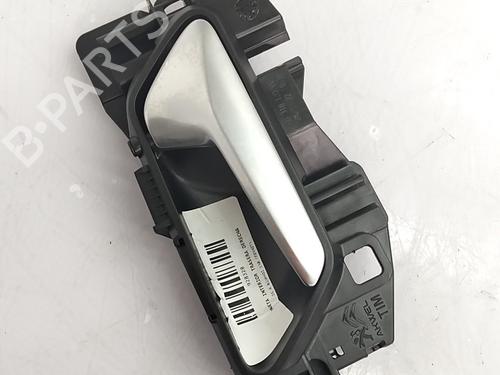 Højre bagtil invendig håndtag Højre bagtil invendig håndtag DS DS 4 II (FR_, FB_, F3_, FP_) BlueHDi 130 (FBYHZT) (130 hp) 35968263 35968263