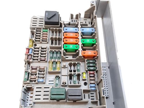 Used Fuse box BMW 3 (E90) 318 i (129 hp) 28957692