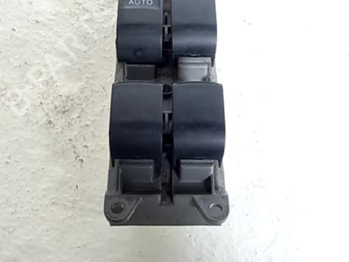 Used Left front window switch TOYOTA YARIS (_P13_) 1.5 Hybrid (NHP130_, NHP130) (101 hp) 30898369