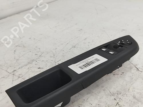 Used Left front window switch Left front window switch OPEL CORSA F (P2JO) CORSA-e (68) (136 hp) 39556153 39556153