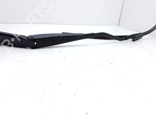 front-windshield-wiper-arm-volvo-v40-cross-country-526-2012-2013-2014-2015-2016-2017-2018-2019-36321419 main image