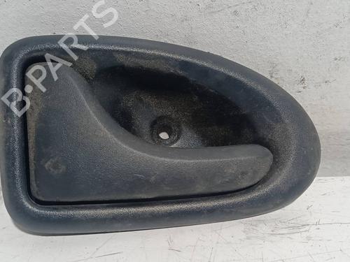 Used Front left interior door handle RENAULT MEGANE I Classic (LA0/1_) 1.6 e (LA0F, LA0S) (90 hp) 25986770