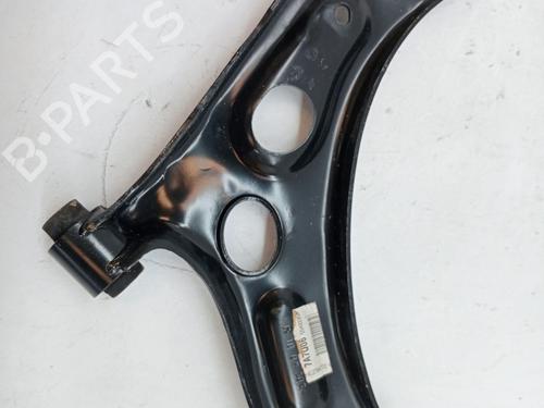 Used Right front suspension arm OPEL CORSA F (P2JO) 1.2 MHEV (101 hp) 29228951