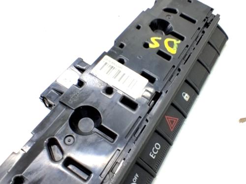 Advarselsbryter RENAULT CLIO V (B7_) 1.0 TCe 90 (B7MT) (91 hp) 31609789