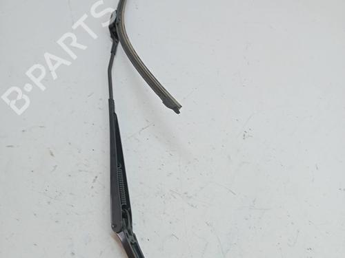 Used Front windshield wiper arm FIAT 500X (334_) 2.0 D Multijet 4x4 (334AXB22, 334AXD2B) (140 hp) 23340671