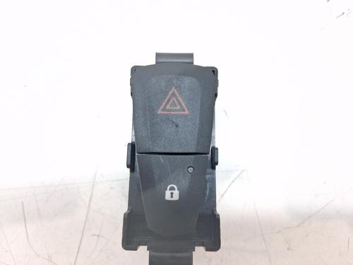 Used Warning switch DACIA SANDERO 1.5 dCi (75 hp) 29990641