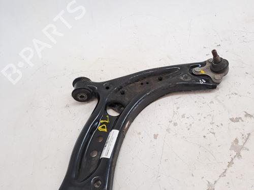 Used Right front suspension arm VW T-ROC (A11, D11) 1.5 TSI (150 hp) 25613275