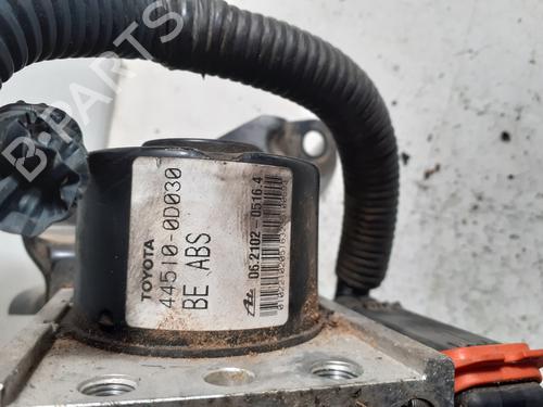 Used ABS pump TOYOTA YARIS (_P1_) 1.4 D-4D (NLP10_, NLP10R) (75 hp) 25459478