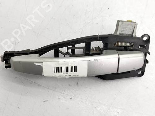 Puxador exterior trás esquerdo Puxador exterior trás esquerdo OPEL VECTRA A Hatchback (J89) 1.7 D (F68, M68) (60 hp) 36407771 36407771