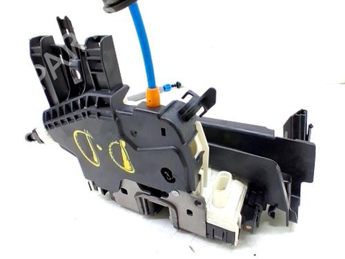 Używane Zamek drzwi przednich prawych MERCEDES-BENZ CLA Shooting Brake (X117) CLA 180 (117.942) (122 hp) 30846388