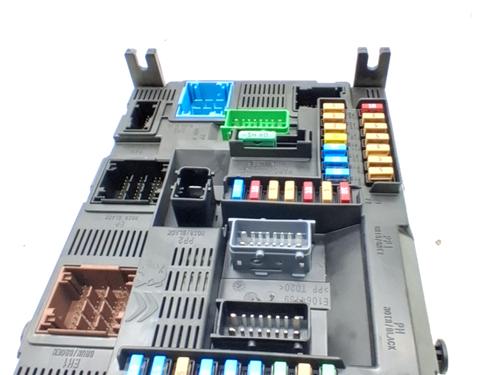 Used Fuse box PEUGEOT 2008 I (CU_) 1.5 BlueHDI 120 (120 hp) 32106014