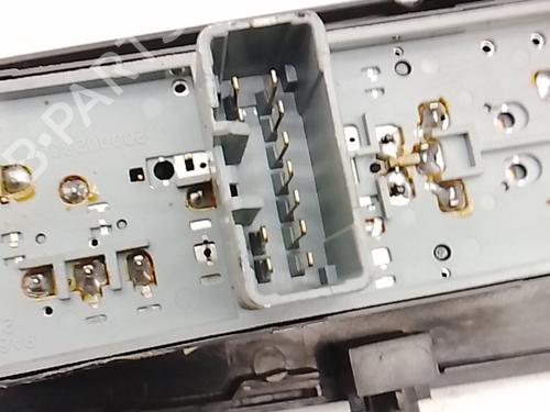 Right front window switch KIA CARENS III MPV (UN) 2.0 CRDi 140 | BP37592295I26 - Image 2