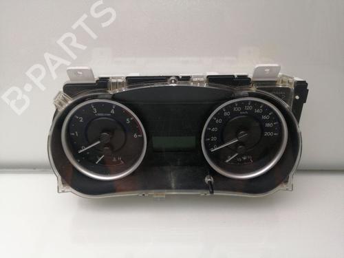 Used Instrument cluster TOYOTA HILUX VIII Pickup (_N1_) 2.4 D 4WD (GUN125_, GUN125R) (150 hp) 26315851