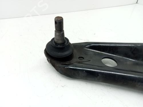 Right front suspension arm TOYOTA YARIS (_P13_) 1.5 Hybrid (NHP130_, NHP130) | BP28956813M13 