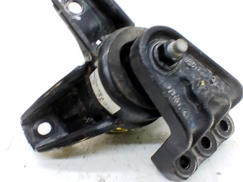 Used Engine mount HYUNDAI i20 II (GB, IB) 1.2 (75 hp) 32107129