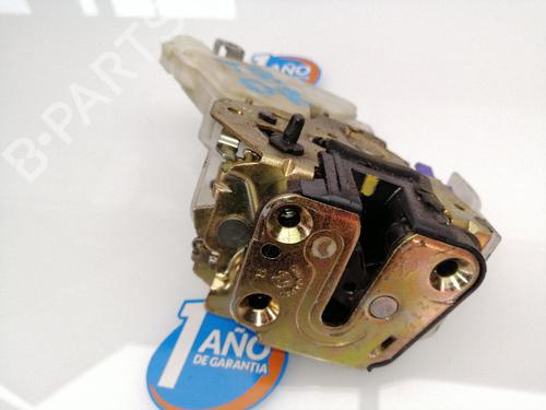 Used Rear right lock NISSAN X-TRAIL I (T30) 2.2 Di 4x4 (114 hp) 23649678
