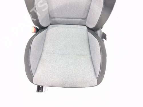 Left front seat RENAULT CLIO V (B7_) 1.0 TCe 90 (B7MT) | BP29351442C15 
