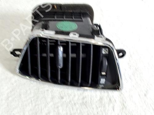 Used Air vent CHEVROLET CAPTIVA (C100, C140) 2.2 D 4WD (184 hp) 30623200