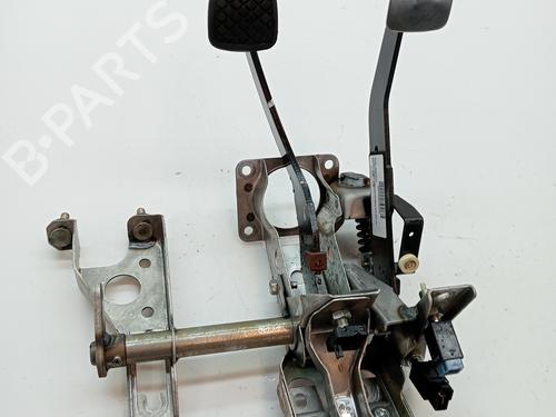 Used Clutch pedal AUDI 90 B2 (813, 814, 853) 2.2 E quattro (120 hp) 23343126