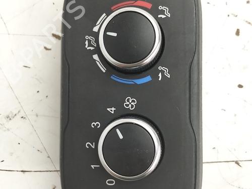 Used Climate control Climate control 38749268 38749268