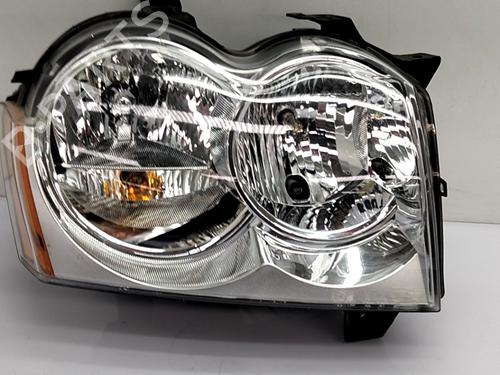 Used Right headlight JEEP GRAND CHEROKEE III (WH, WK) 3.0 CRD (218 hp) 31062205
