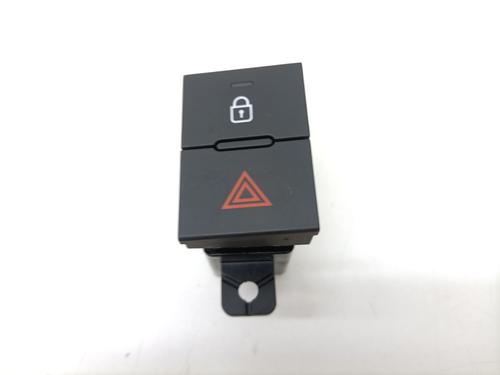 Used Warning switch HYUNDAI i20 III (BC3, BI3) 1.0 T-GDI (101 hp) 28037144