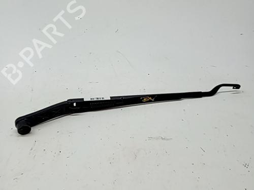 Used Front windshield wiper arm HYUNDAI i30 (GD) 1.4 CRDi (90 hp) 30050372