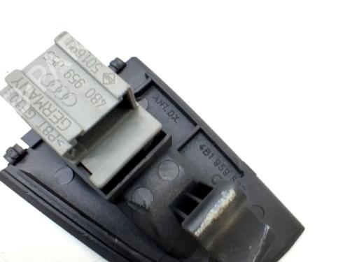 Interrupteur de vitre avant droite AUDI A6 C5 (4B2, 4B4) 2.5 TDI (150 hp) 32106104
