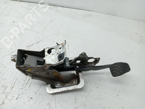 Used Break pedal NISSAN MICRA V (K14) 0.9 IG-T (90 hp) 23977204