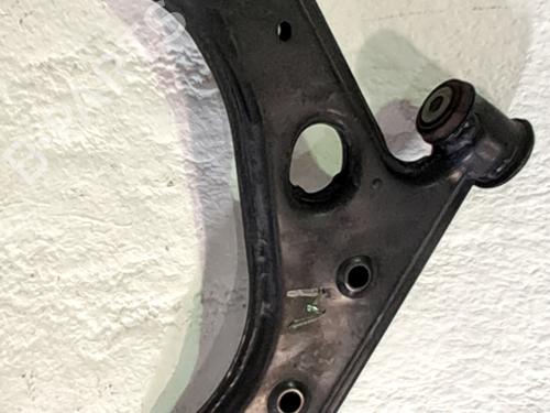 Used Right front suspension arm Right front suspension arm FIAT LINEA (323_, 110_) 1.3 D Multijet (323AXB11, 323AXB1A) (90 hp) 34331293 34331293