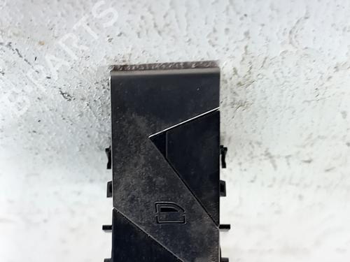 Used Left rear window switch Left rear window switch DS DS 7 (J4_, JC_) E-TENSE 225 (J4DGZU) (224 hp) 33765697 33765697