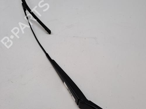 Used Front windshield wiper arm VW GOLF VIII (CD1, DA1) 1.0 TSI (110 hp) 25281729