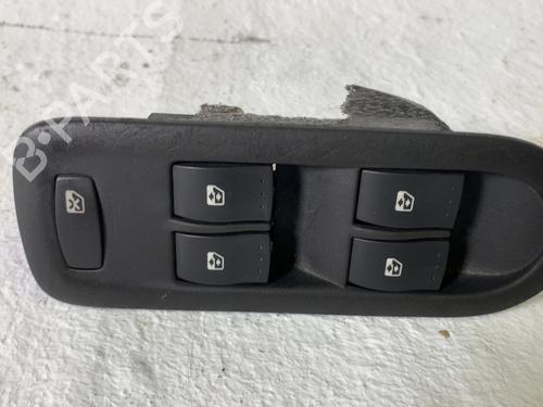 Used Left front window switch Left front window switch RENAULT SCÉNIC II (JM0/1_) 1.9 dCi (JM0G, JM12, JM1G, JM2C) (120 hp) 40119352 40119352
