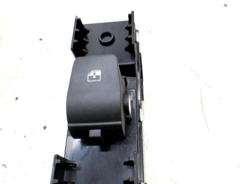 Used Right rear window switch HYUNDAI i30 (PDE, PD, PDEN) 1.0 T-GDI (120 hp) 31874734